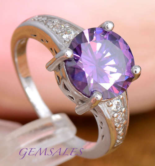 EXCUISITE AMETHYST CZ RING  * SIZE 7 *