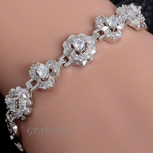 STUNNING BRACELET WITH 5 HEART SHAPED CZ - 18CM