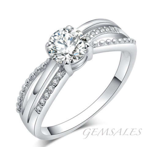 ELEGANT STYLE SIM DIAMOND CZ RING WITH ACCENTS  *S925*   SIZE 8