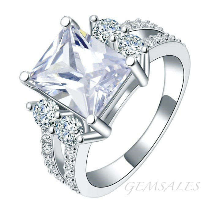 SPECTACULAR 3.79Ct EMERALD CUT SIM DIAMOND RING *S925*  SIZE  7  - O - 54.5mm