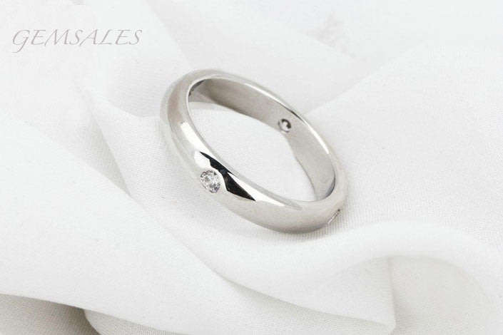 LATE ENTRY! 0.10ct x 4 BRILLIANT CUT CZ  SET IN WHITE  GOLD PLATED BAND *18KGP* SIZE  7 - O - 54.5mm