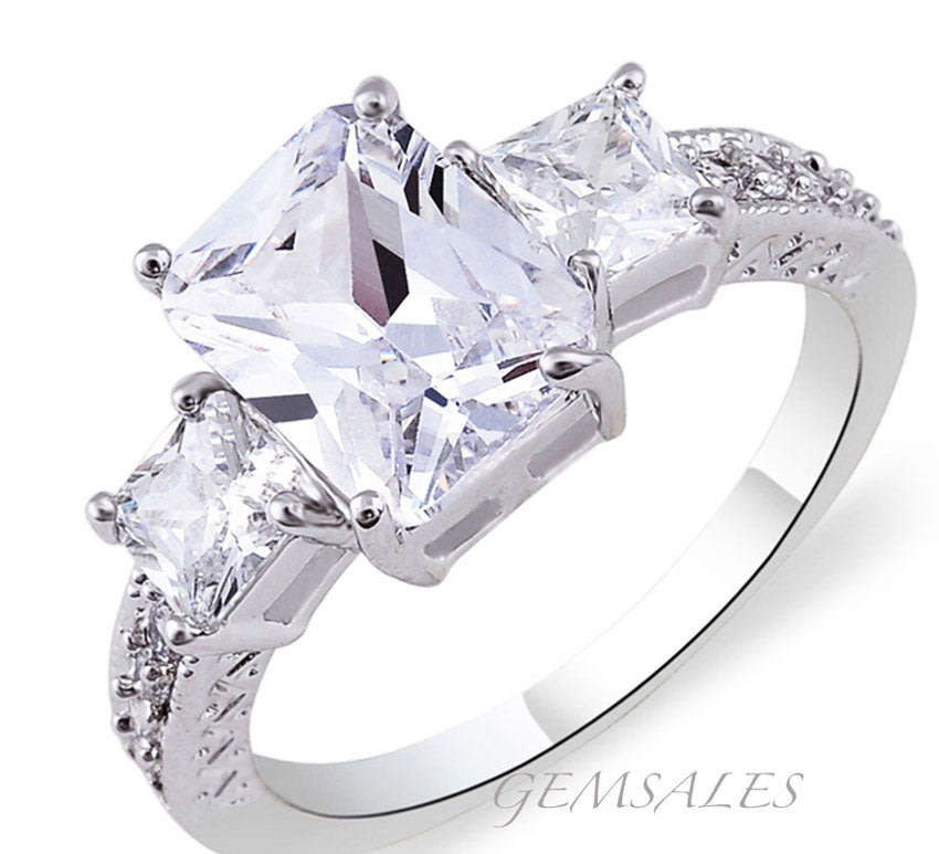 2.62ct. & 2 x 0.30ct TRILOGY  CZ *BRILLIANT CUT*   S925    SIZE8.5  -  Q 1/2  -  58mm