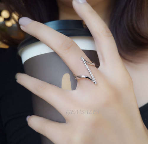 SINGLE LINE MICRO-SET CZ RING    SIZES AVAILABLE      7  /  7.75  /  8.5  /  8.75  /  9.25