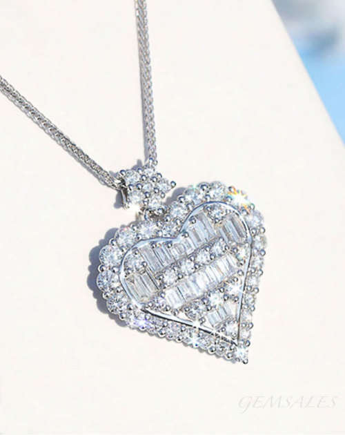 SPECTACULAR HEART PENDANT NECKLACE ENCRUSTED WITH ROUND & BAGUETTE  CZ    *CHAIN 45cm  PENDANT 2cm*