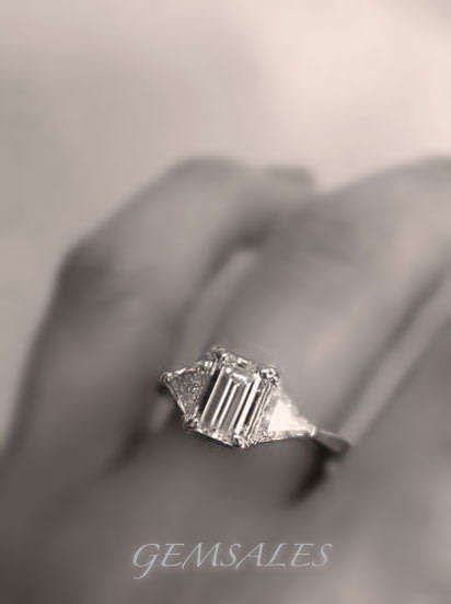 SPECTACULAR 4ct EMERALD CUT *2 X 1ct TRILLION SIDE STONES* S925     SIZES     6  /  7  /  8  /  10