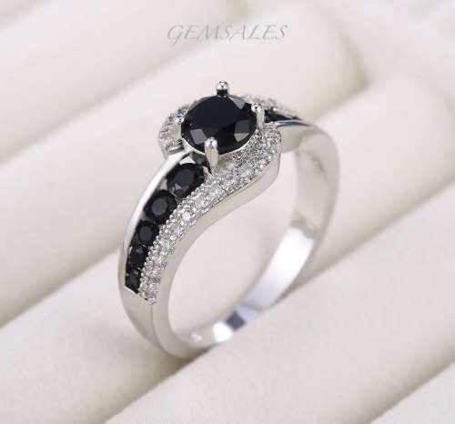 ELEGANT .75ct  WITH BLACK & CLEAR CZ INLAY *S925*    SIZE   6  -  M  -  52mm