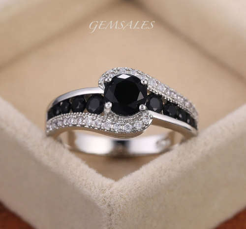 ELEGANT .75ct  WITH BLACK & CLEAR CZ INLAY *S925*    SIZE   6  -  M  -  52mm