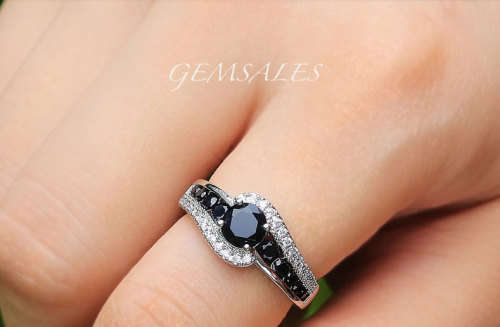 ELEGANT .75ct  WITH BLACK & CLEAR CZ INLAY *S925*    SIZE   6  -  M  -  52mm