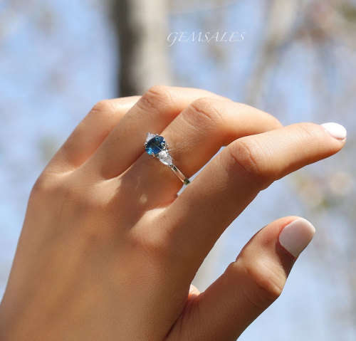 1.5ct ELEGANT PEACOCK BLUE TOPAZ CZ   *S925 *   SIZE   5.75   -   L 1/2   -   51mm