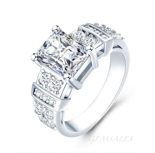 3ct EMERALD CUT CLEAR CZ DESIGNER RING *EXCUISITE* S925    SIZES    6   /   7   AVAILABLE