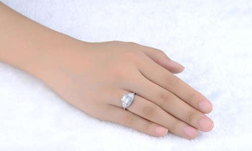 2.05ct PRINCESS HALO TRILLION SETTING CZ  *18KGP*   SIZE   7   -   O   -   54.5mm