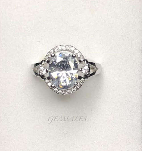 3ct OVAL CUT  CZ HALO DESIGN  SPLIT SHANK   *EXCUISITE*   SIZE   7   -   O  -  54.5mm