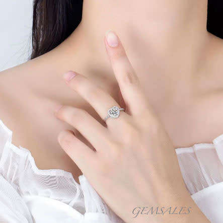 Elegant .75ct Sim Diamond CZ Heart in Halo Setting    SIZE   7.75