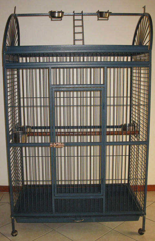 PARROT CAGE IN EXCELLENT CONDITION!!!! CURRENT SELLING PRICE BETWEEN R5500 - R6000