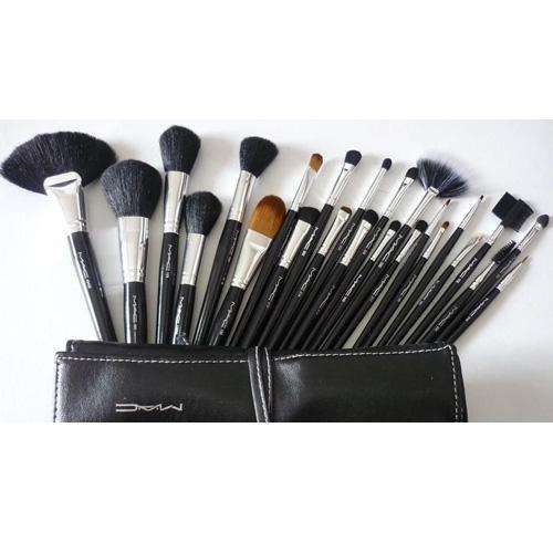 NEW MAC MAKE UP PROFESSIONAL 24 BRUSH POUCH SET