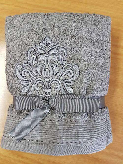 Hand Towel set  of 2 embroidery  hand towels - R 85 Glodina