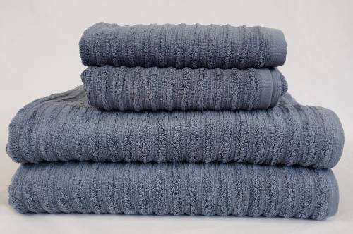 4  piece  towel set - R 340 -2 bath sheets + 2 hand towels
