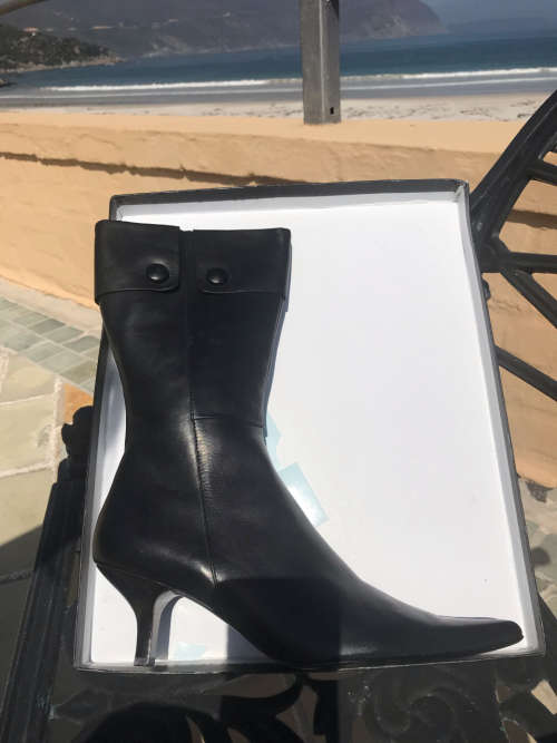 LADIES POLO BOOTS, BRAND NEW, SIZE 7