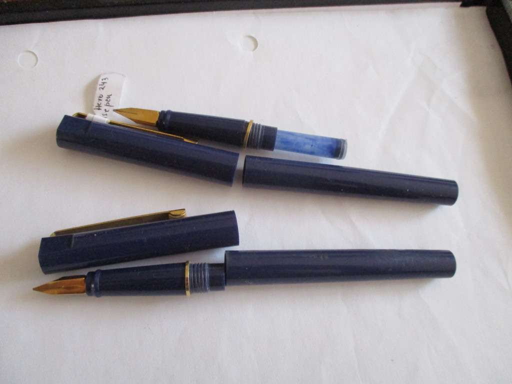 Vintage Hero 243 Pens x 2