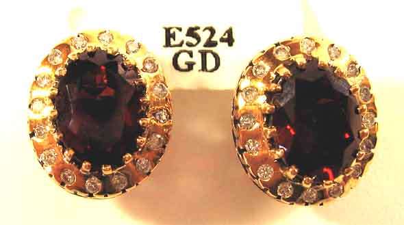 Stunning 9K Gold, Garnets and Diamonds Earrings.