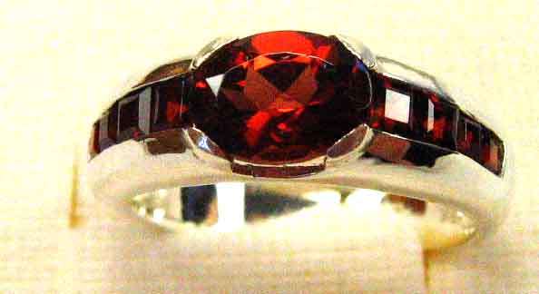 Lovely Sterling Silver and genuine Garnets Ring