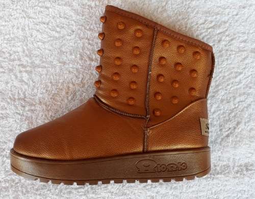 Womens Winter Brown Snow Boots -Size 6
