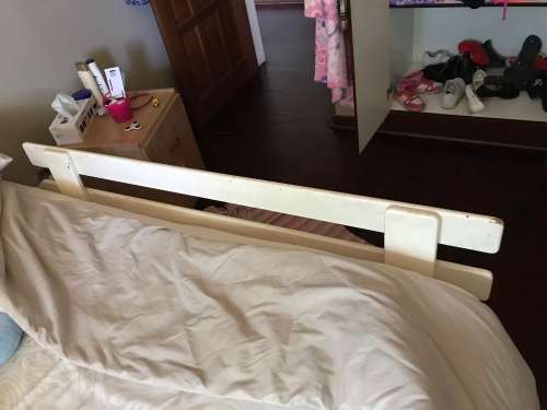 Bed Guard Rail (White, Wooden)