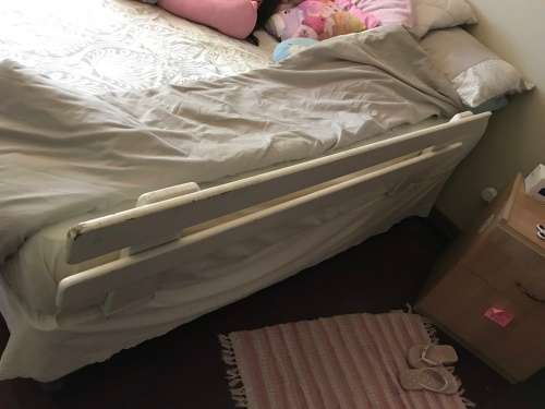 Bed Guard Rail (White, Wooden)