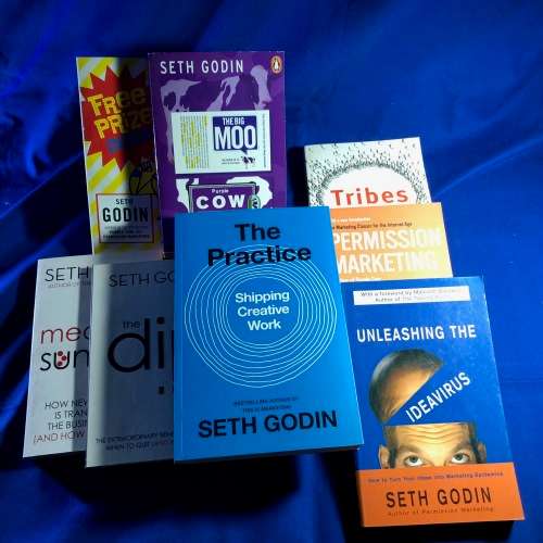 Seth Godin essential marketing library - set of 8 books