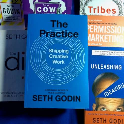 Seth Godin essential marketing library - set of 8 books