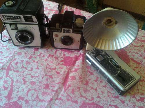 Set of 3 antique camera's sold as one lot