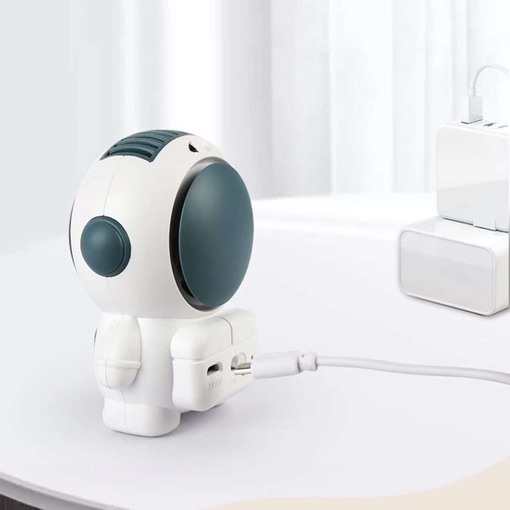 Keychain Cartoon Fan Portable Mini Astronaut Fan Battery Powered