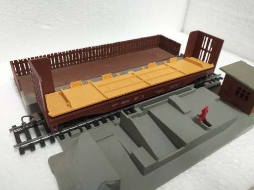 Lima wagon with loading bay