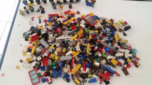 Selection of genuine secondhand LEGO pieces and parts, 594 g