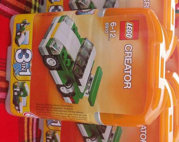 Lego Creator 3 in 1 - green and white racer
