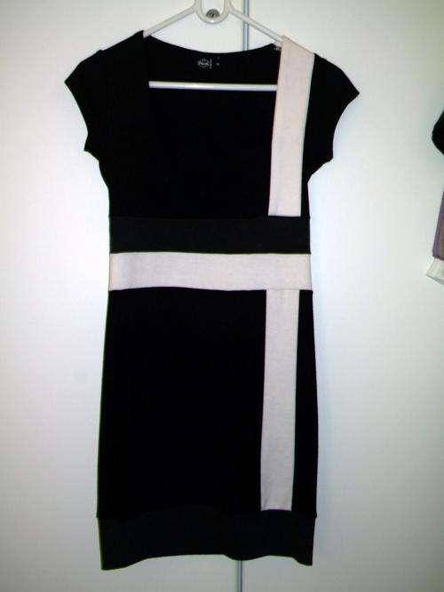 YDE BLACK DRESS WITH  GREY AND WHITE DETAIL SIZE SMALL..WORN ONCE