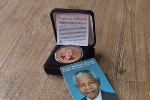 **Mandela Medallion + Phonecard COMBO **BLACK FRIDAY SALE !!!