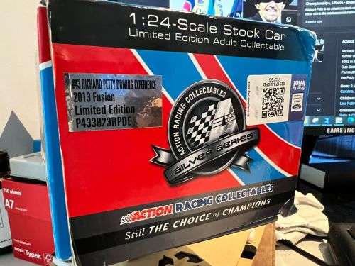 MODEL CAR  RICHARD PETTY NASCAR