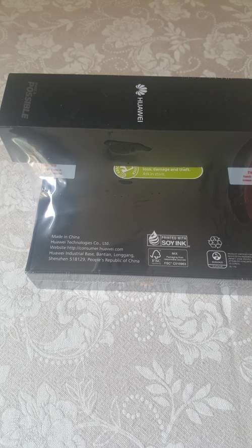 Huawei P9 Lite White with selfie stick