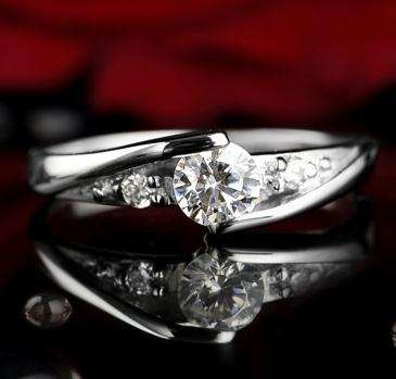 Fashion Jewelry Beautiful Stunning Round Brilliant Cut 18k Gold Plated Ring--Size 9