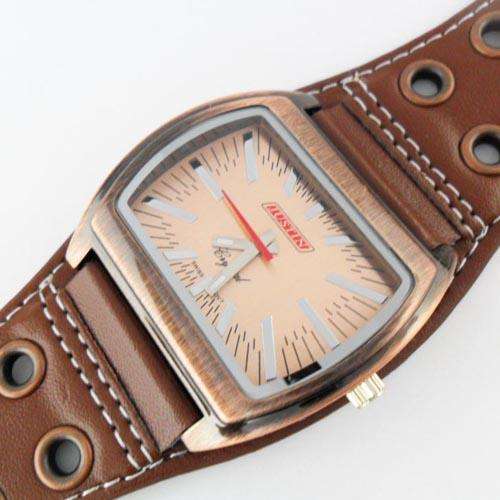 Stylish and Large Metal Case with Leather Band Men's Watch