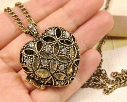 Fashion Jewelry Beautiful Heart Shape Sweater Chain / Necklace