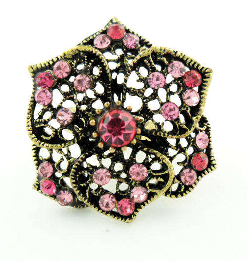 Lovely Lady's Dress Ring !