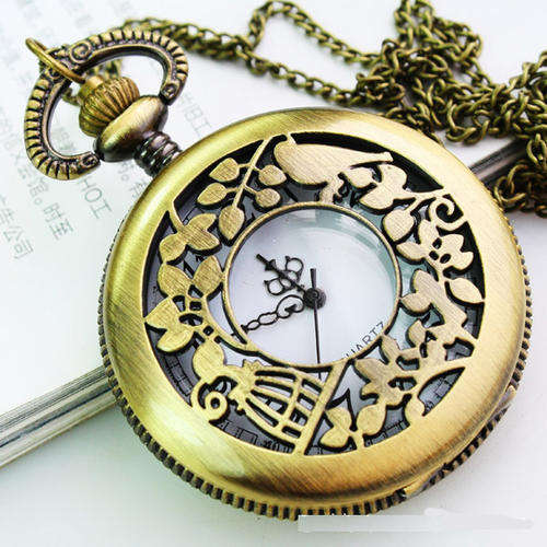 Fashionable Retro  Pocket Watch With Chain.
