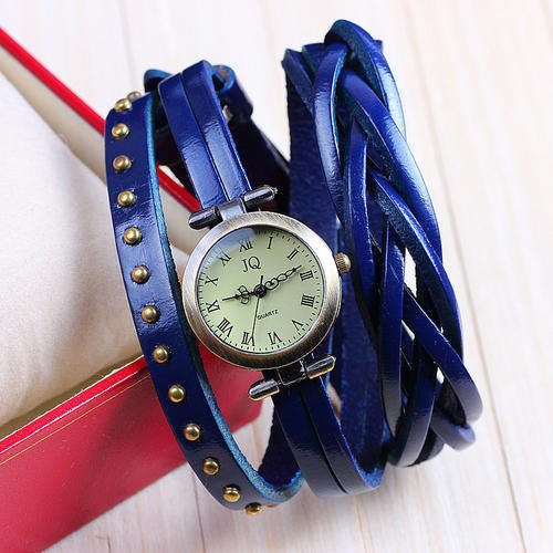 New Brand Vintage Braid Genuine Leather Dress  Watch Round Rivet Quartz Wristwatches !!