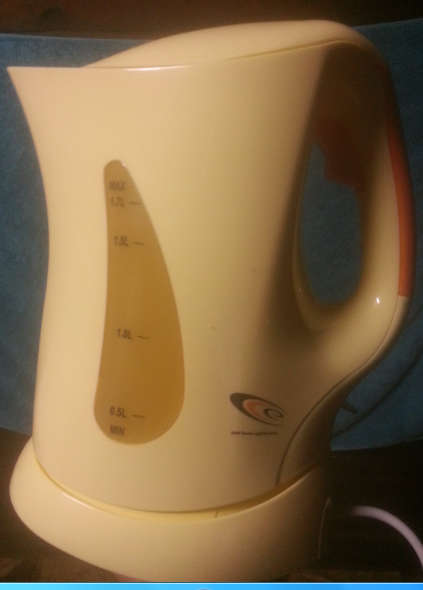 CORDLESS KETTLE 1.7 L BRAND NEW!!!!!!!!!!!!!!!!!