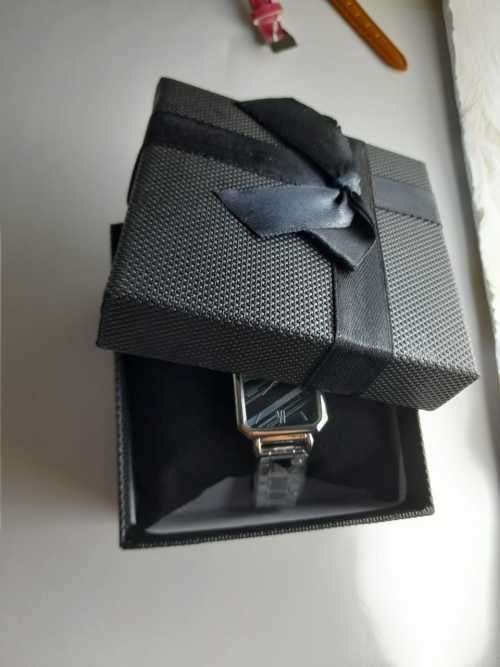 Womens stunning watch new