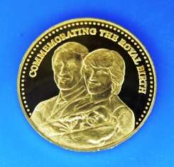 RARE PROOF 22 CT LADY DI & PRINCE CHARLES MEDAL - THE ROYAL BIRTH ISSUE