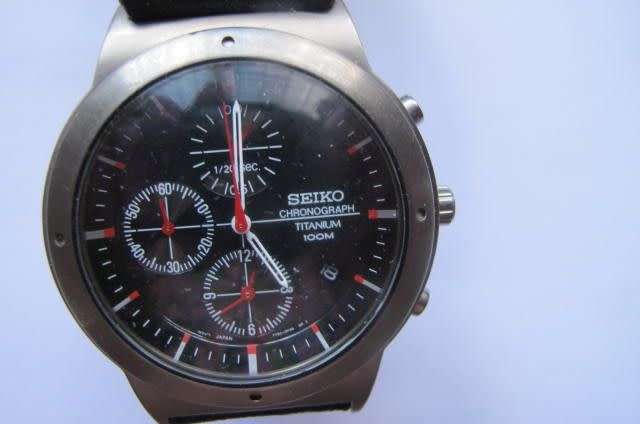 SEIKO- CHRONOGRAPH TITANIUM WATCH WITH LEATHER STRAP AND DATE