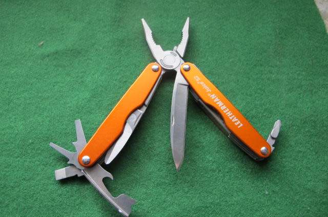 LEATHERMAN JUICE S62 COMPLETE WITH BELT CASE